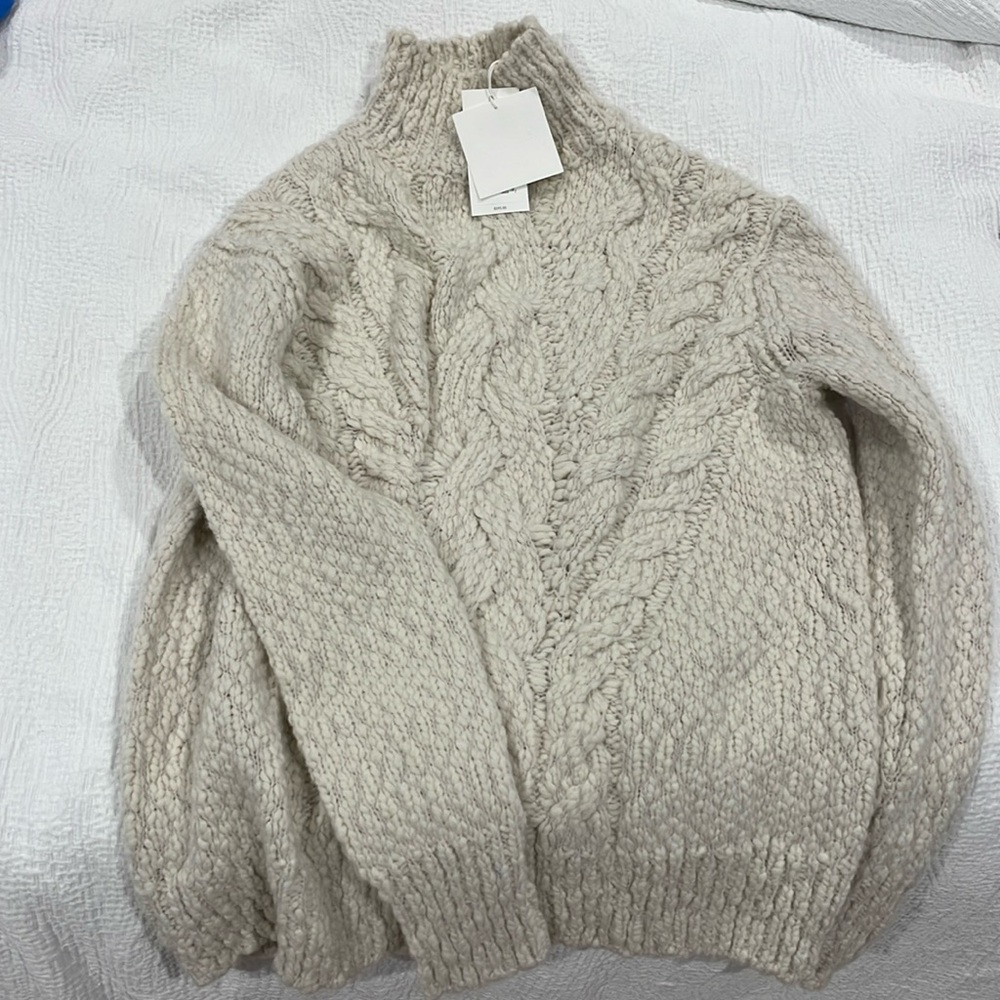 NWT Vince Sweater. Size XS.
